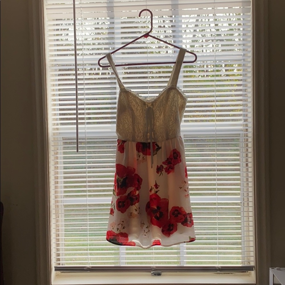 Lovely dress, can be worn up or worn down, new.